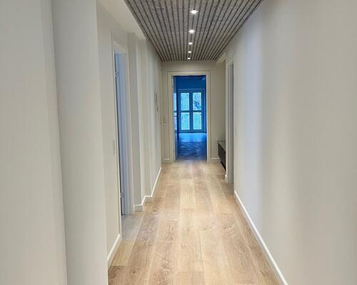 Nyrenoveret 4-værelses lejlighed med altan i Odense City