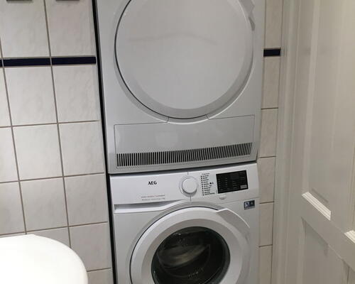 Lys 3-værelses i Aalborg C med franske døre, vaskesøjle og fælles grøn gård