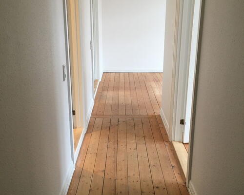 Lys 3-værelses i Aalborg C med franske døre, vaskesøjle og fælles grøn gård