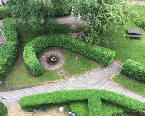 Lys 3-værelses i Aalborg C med franske døre, vaskesøjle og fælles grøn gård