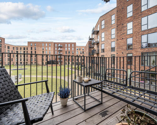 Lækker 5 værelses lejlighed med stor altan og højt kvalitetsniveau - delevenlig for 4 😍<br>