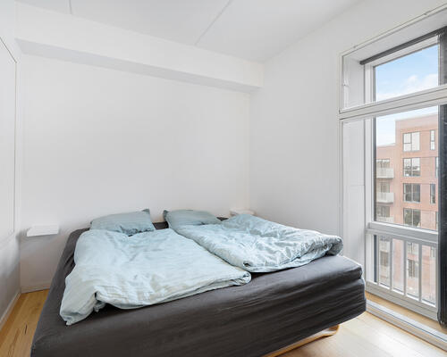 Lækker 5 værelses lejlighed med stor altan og højt kvalitetsniveau - delevenlig for 4 😍<br>