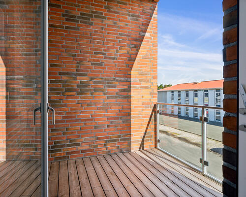 Attraktiv stuelejlighed med altan, terrasse og direkte adgang til lækre fællesarealer 😍<br>