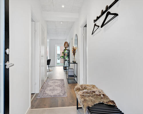 Attraktiv stuelejlighed med altan, terrasse og direkte adgang til lækre fællesarealer 😍<br>