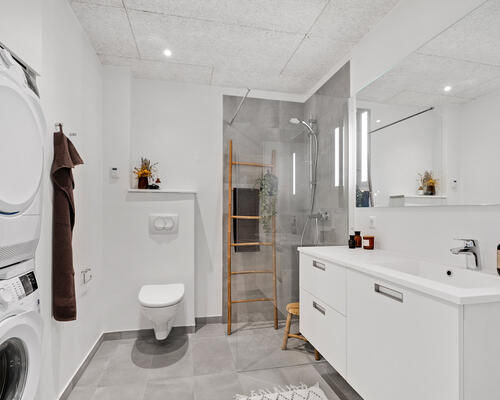 Attraktiv stuelejlighed med altan, terrasse og direkte adgang til lækre fællesarealer 😍<br>