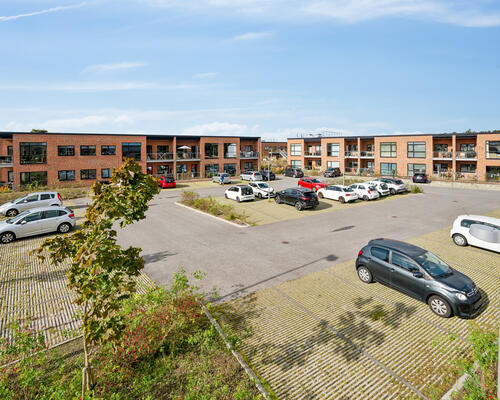 Attraktiv stuelejlighed med altan, terrasse og direkte adgang til lækre fællesarealer 😍<br>