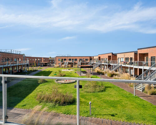 Attraktiv stuelejlighed med altan, terrasse og direkte adgang til lækre fællesarealer 😍<br>