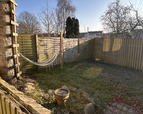 Nyrenoveret bolig med privat have og terrasse – centralt i Haderslev