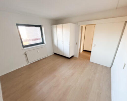 Lys og dejlig 2-værelses lejlighed med terrasse