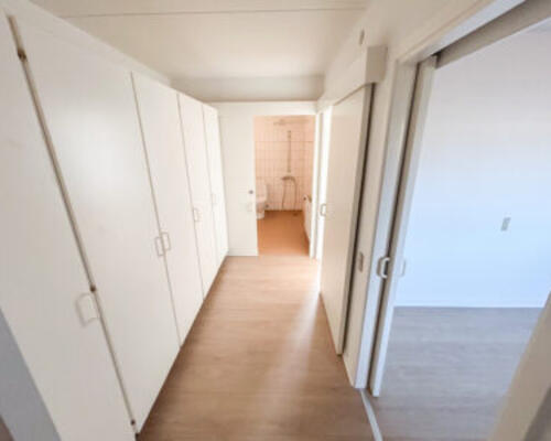 Lys og dejlig 2-værelses lejlighed med terrasse