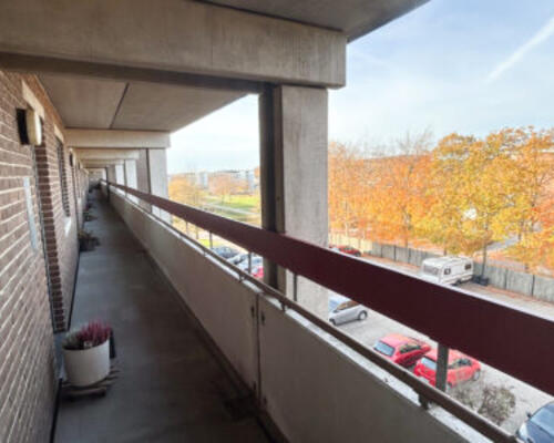 Lys og dejlig 2-værelses lejlighed med terrasse