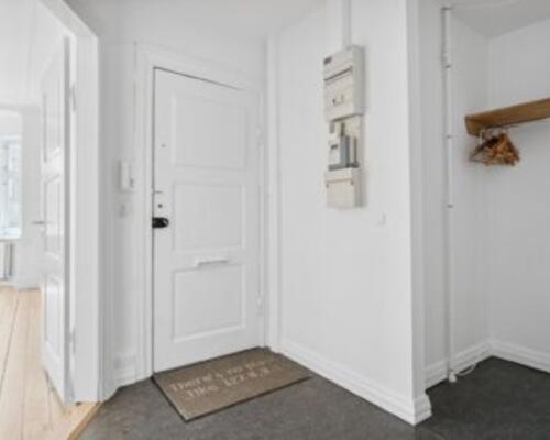 Rigtig lækker central lejlighed med sydvendt altan – Kan anvendes som delelejlighed for 3