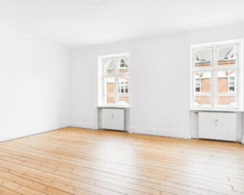 Rigtig lækker central lejlighed med sydvendt altan – Kan anvendes som delelejlighed for 3