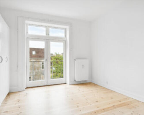 Rigtig lækker central lejlighed med sydvendt altan – Kan anvendes som delelejlighed for 3