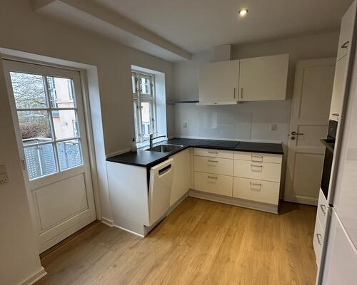 Nyistandsat 4 vær. i midtbyen.