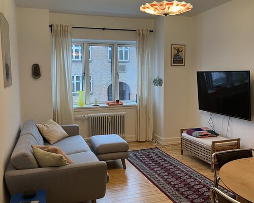 Lys og rummelig lejlighed på Skovvangsvej