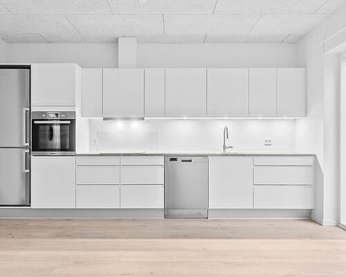 Lækker, nyrenoveret lejlighed med terrasse