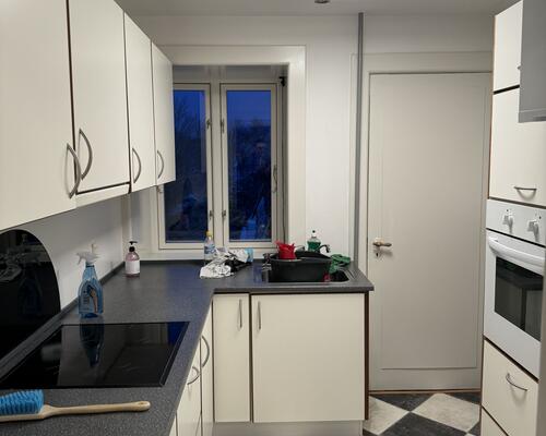 Skøn 2-værelses lejlighed med nyt bad og egne vaskefaciliteter