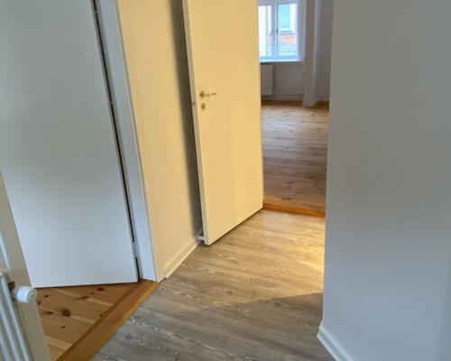 Lys 2-værelses på 69 m2 i Aalborg centrum – stor stue, opvaskemaskine og fælles vaskeri