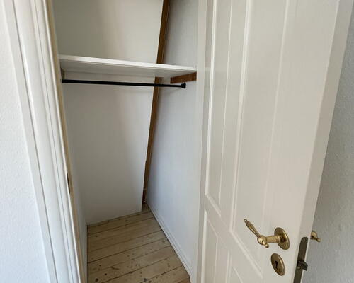 Charmerende 3-værelses i Aalborg Centrum med sydvendt altan, hems og bykig