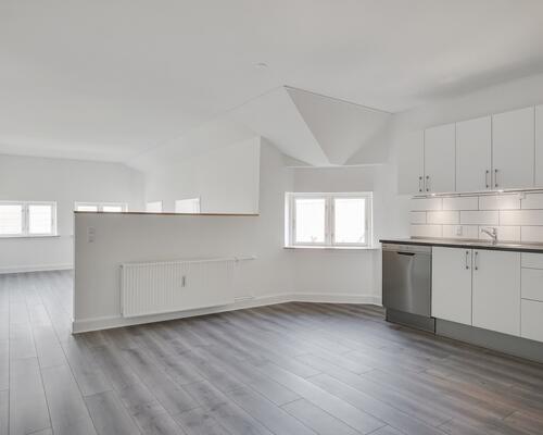 Stor 2 værelses lejlighed med smuk udsigt