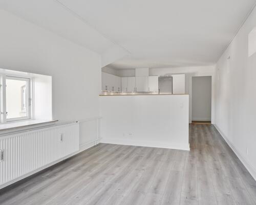 Stor 2 værelses lejlighed med smuk udsigt