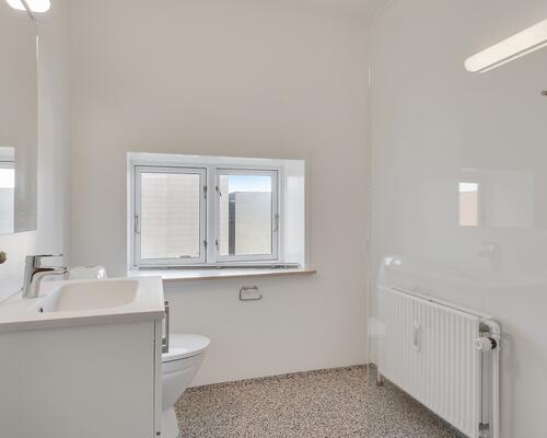 Stor 2 værelses lejlighed med smuk udsigt