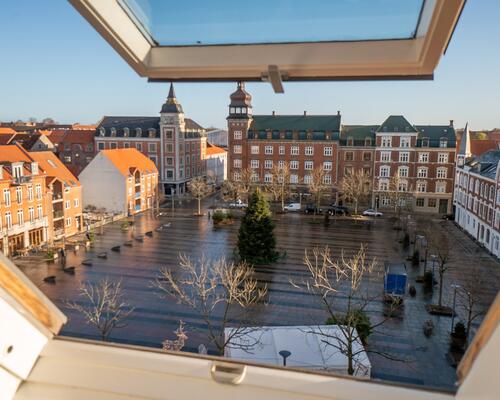 Stor 2 værelses lejlighed med smuk udsigt