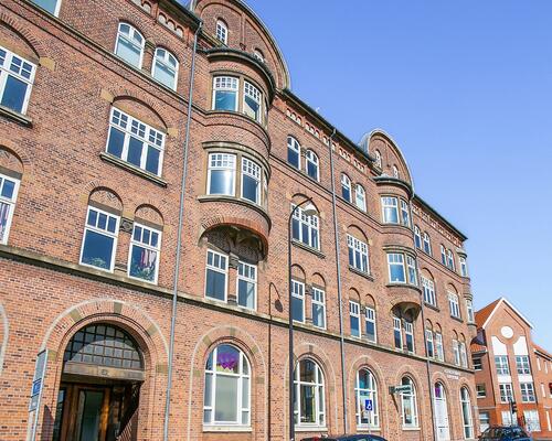 Stor 2 værelses lejlighed med smuk udsigt