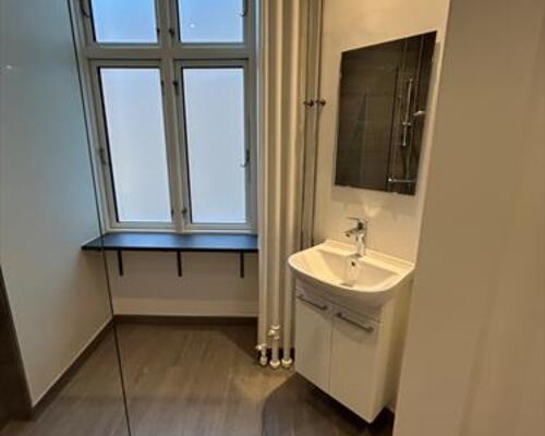 Charmerende 5-Værelses lejlighed ved Sortedams Sø , Østerbro