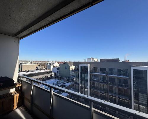 Istandsat lejlighed med privat altan og elevator | København Ø