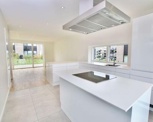 Fritliggende 4-værelses rækkehus på Marshalls Alle