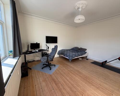 Flot 3 værelses lejlighed med stor vestvendt altan