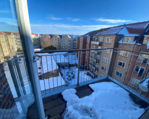 Dejlig 2-værelses lejlighed med altan
