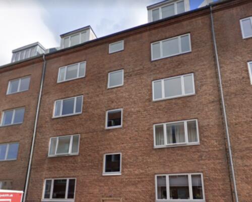 Dejlig 2-værelses lejlighed med altan