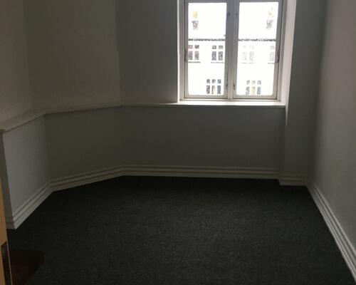 Stor 5. værelses lejlighed i Grenaa.