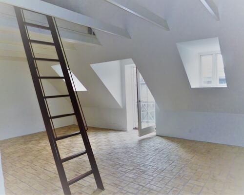 Loftlejlighed med hems