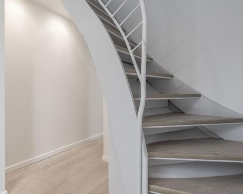 Flot hus med 2 toiletter og helt nyt køkken, gulv etc.