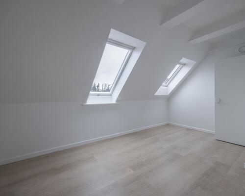 Flot hus med 2 toiletter og helt nyt køkken, gulv etc.