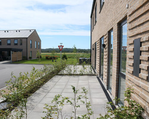 STILRENT RÆKKERHUS I JASMINPARKEN