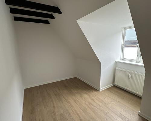 Nyistandsat 4 vær. lejlighed i midtbyen.