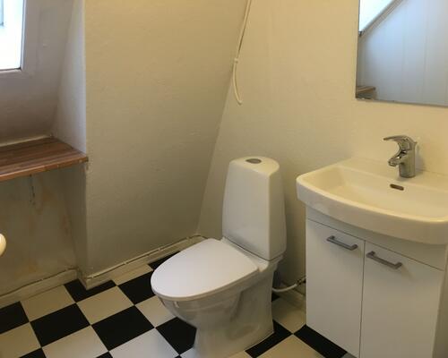 Stor 5. værelses lejlighed i Grenaa.