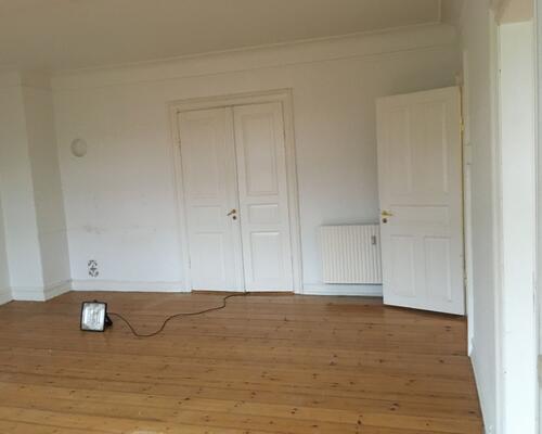 Stor 5. værelses lejlighed i Grenaa.