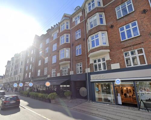 Charmerende og æstetisk 5-Værelses lejlighed på Østerbrogade