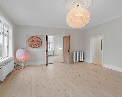 Eksklusiv villalejlighed i en smuk renoveret ejendom