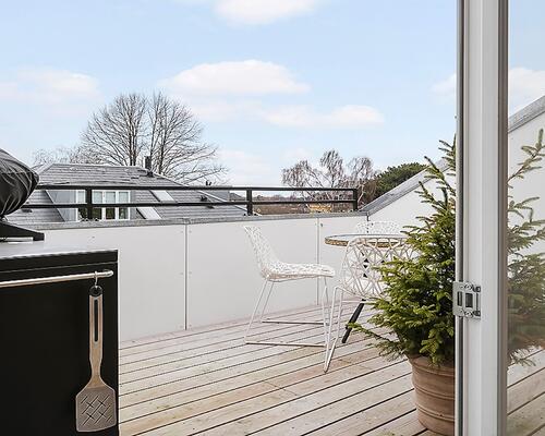 Eksklusiv villalejlighed i en smuk renoveret ejendom