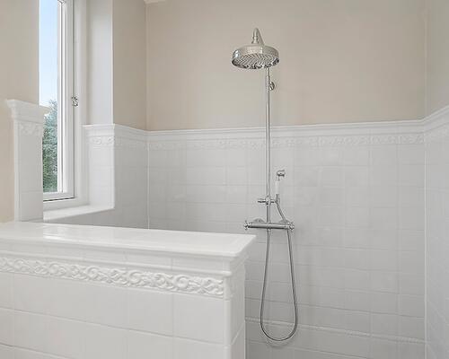 Eksklusiv villalejlighed i en smuk renoveret ejendom