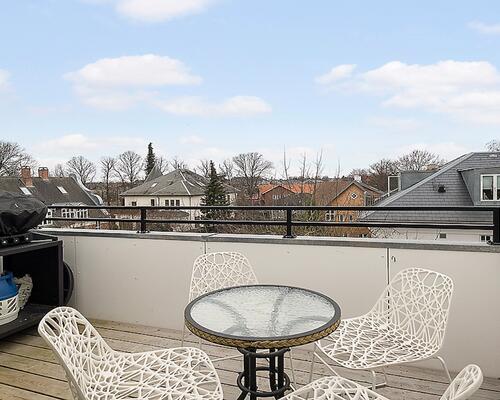 Eksklusiv villalejlighed i en smuk renoveret ejendom