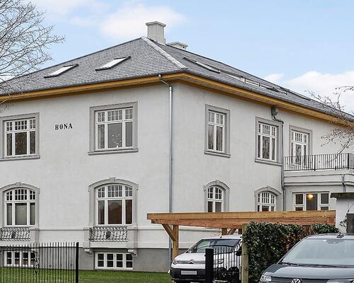 Eksklusiv villalejlighed i en smuk renoveret ejendom