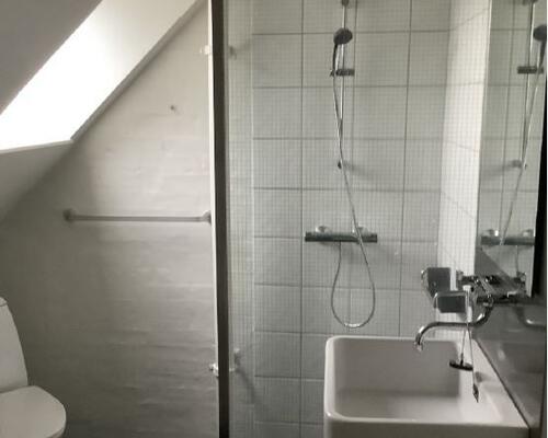 Loftlejlighed med hems